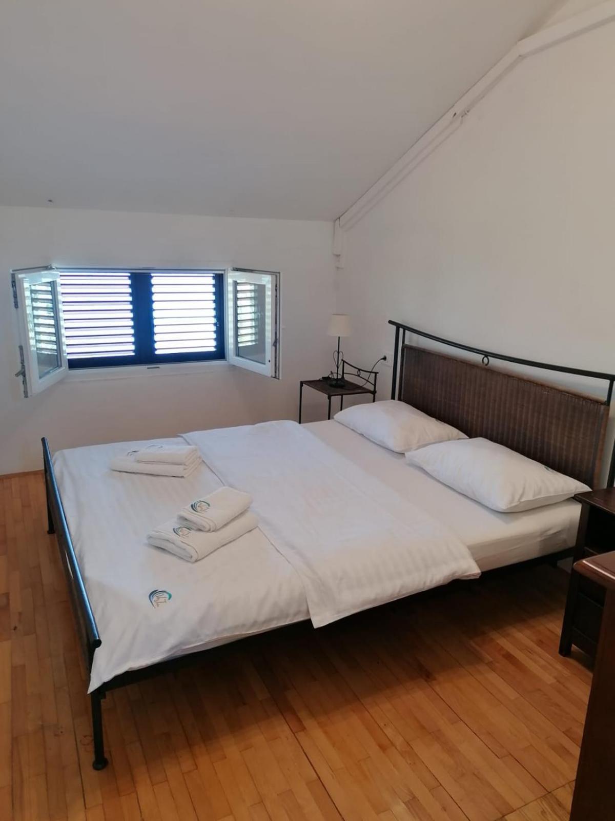 Apartments Villa Julia トロギール エクステリア 写真